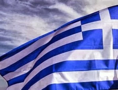 Μαθητές σε σχολείο στη Χειμάρρα τραγουδούν τον εθνικό ύμνο (βίντεο)